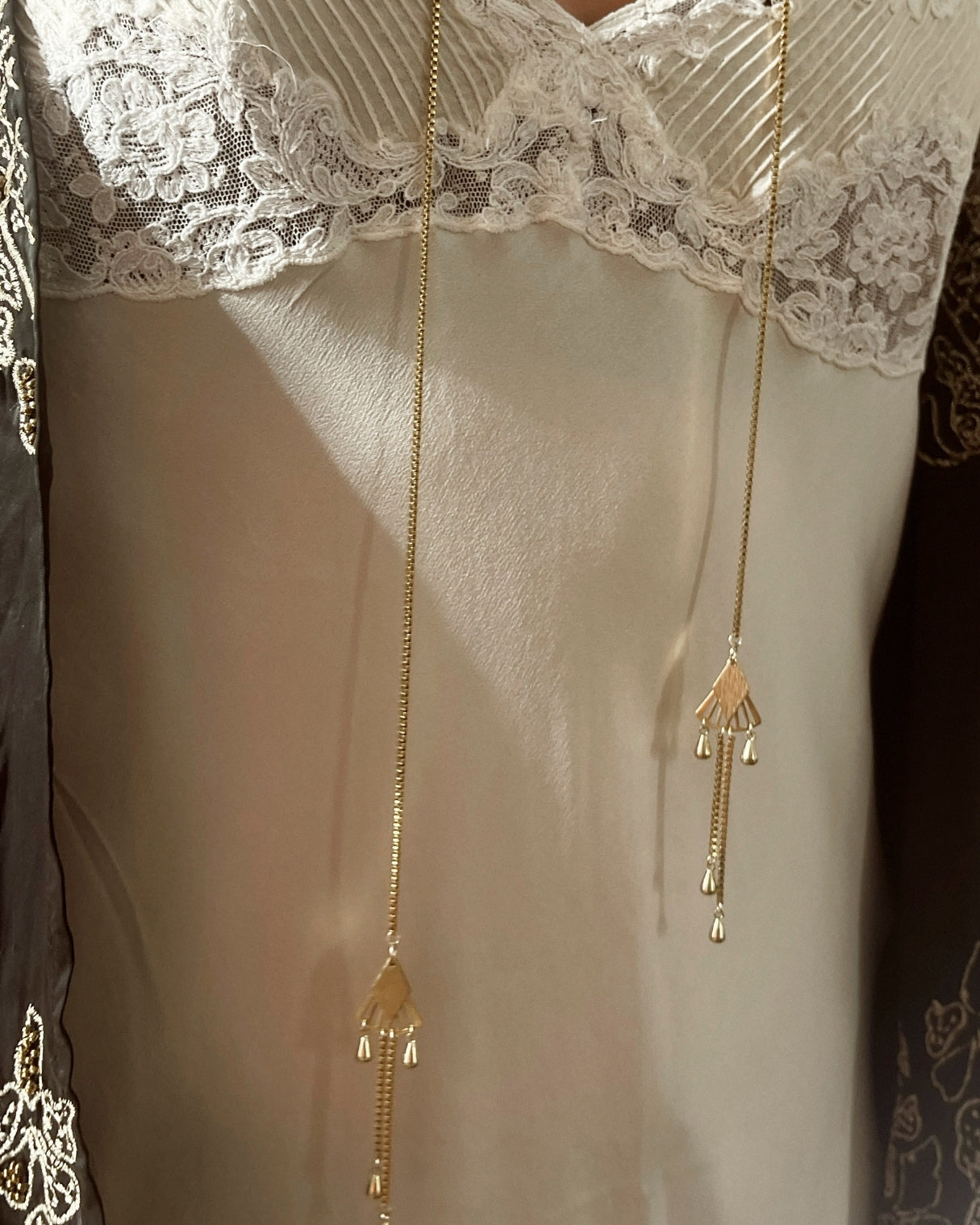 Noémie Lariat Necklace