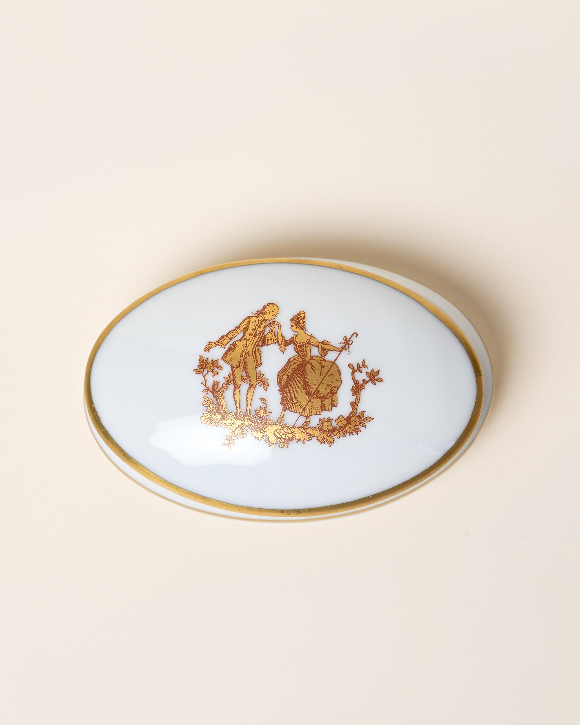 White Courting Couple Jewellery Box