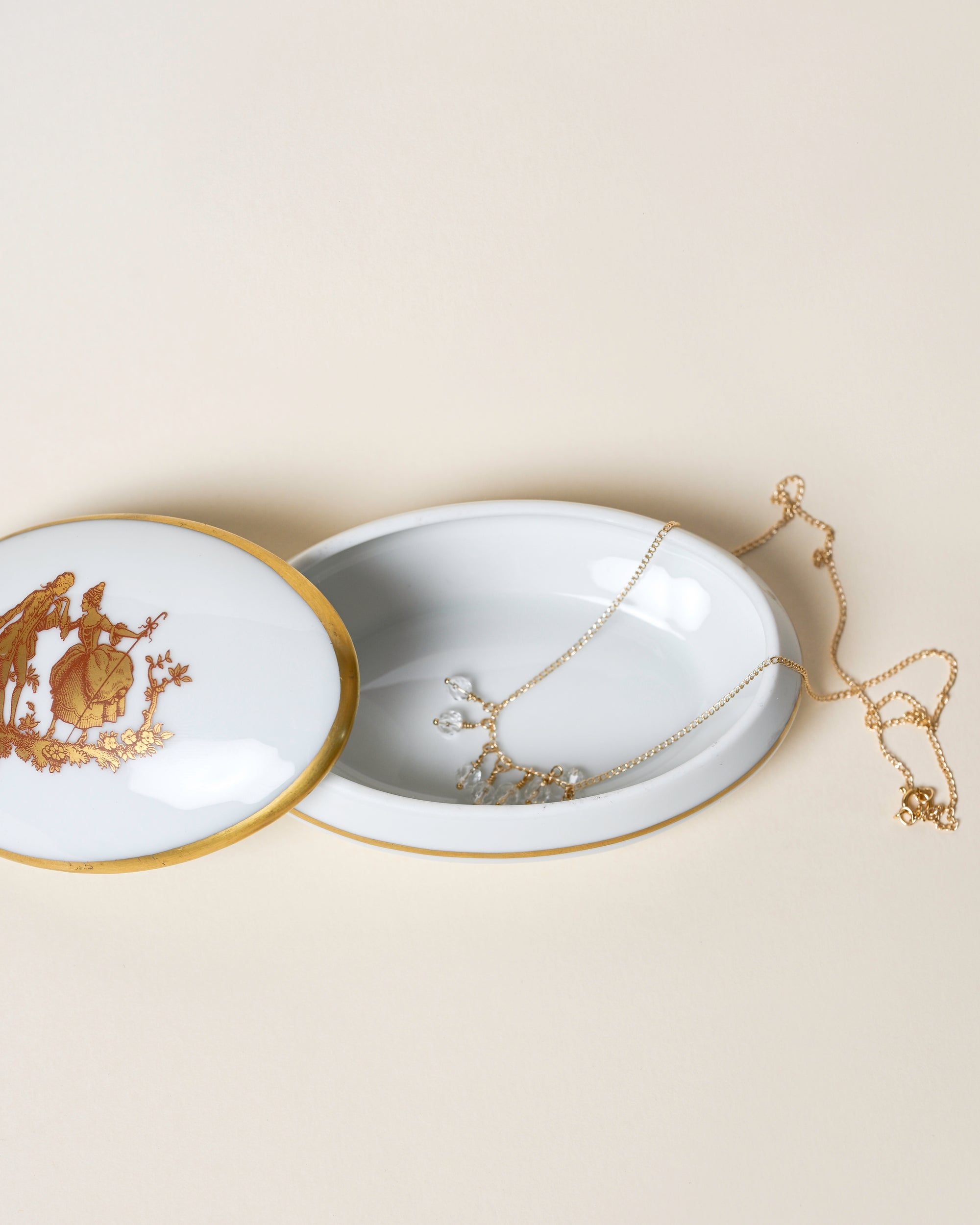 White Courting Couple Jewellery Box