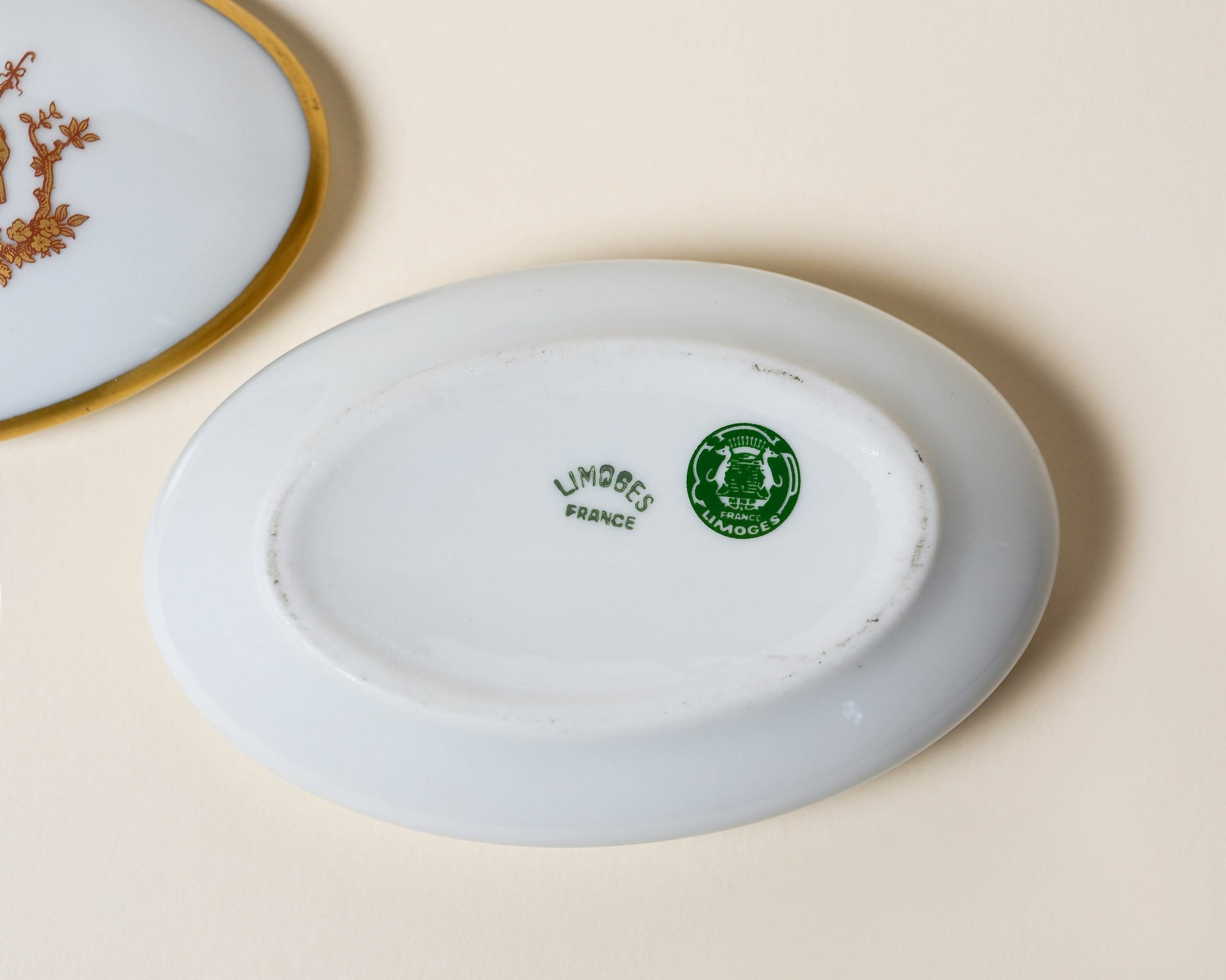 White Courting Couple Jewellery Box