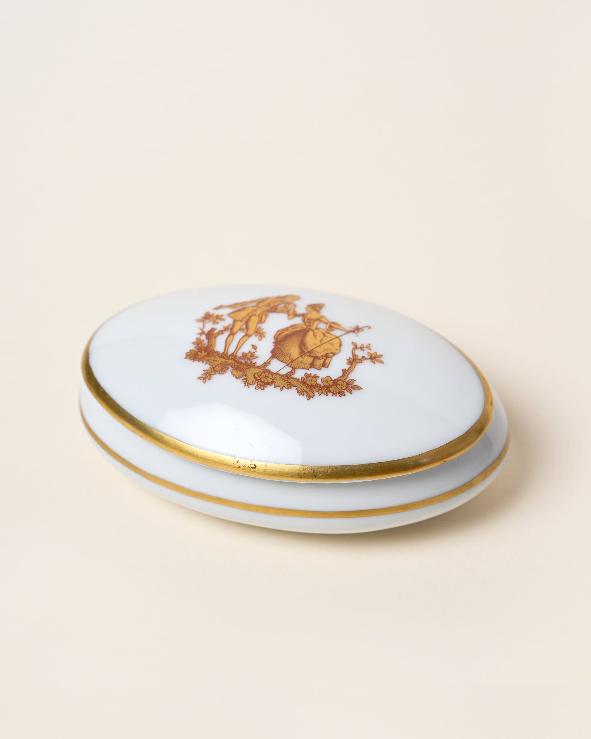 White Courting Couple Jewellery Box