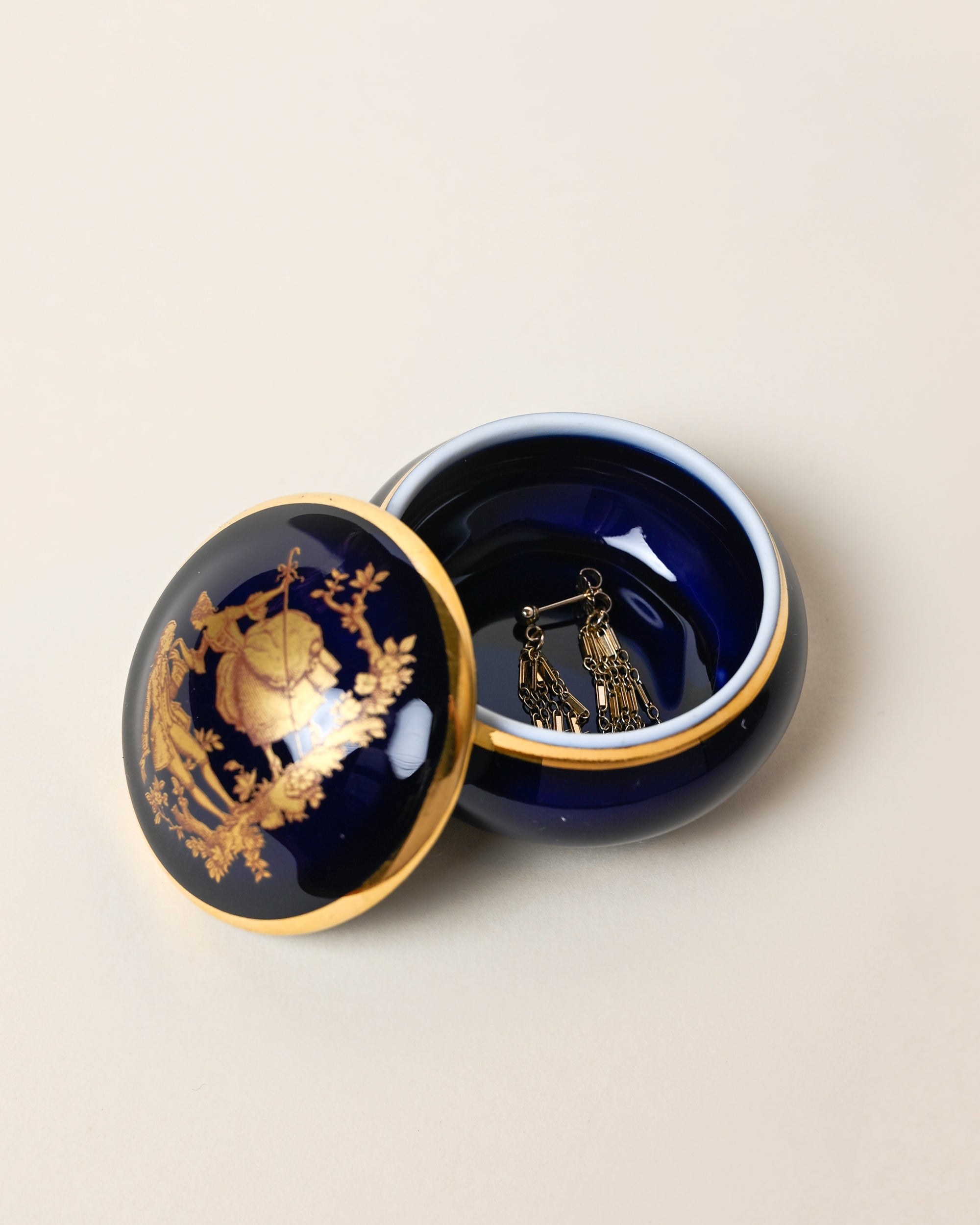 Fragonard Courting Couple Trinket Box