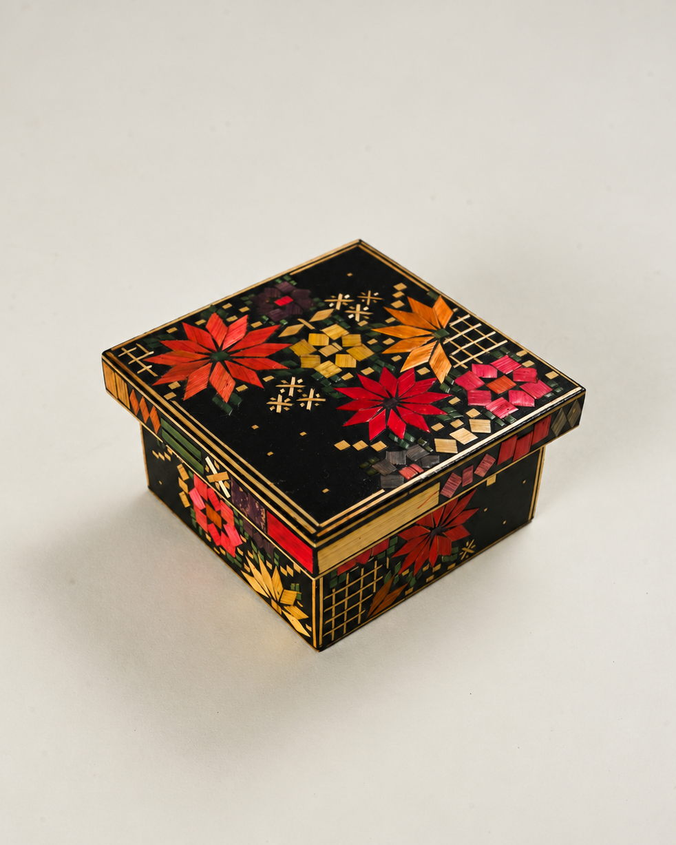 Vintage Brazilian Straw Marquetry Trinket Box